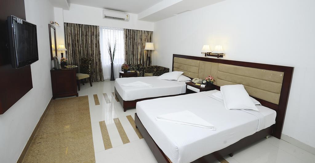 โรงแรมพีอาร์ อินน์ Palayankottai ภายนอก รูปภาพ